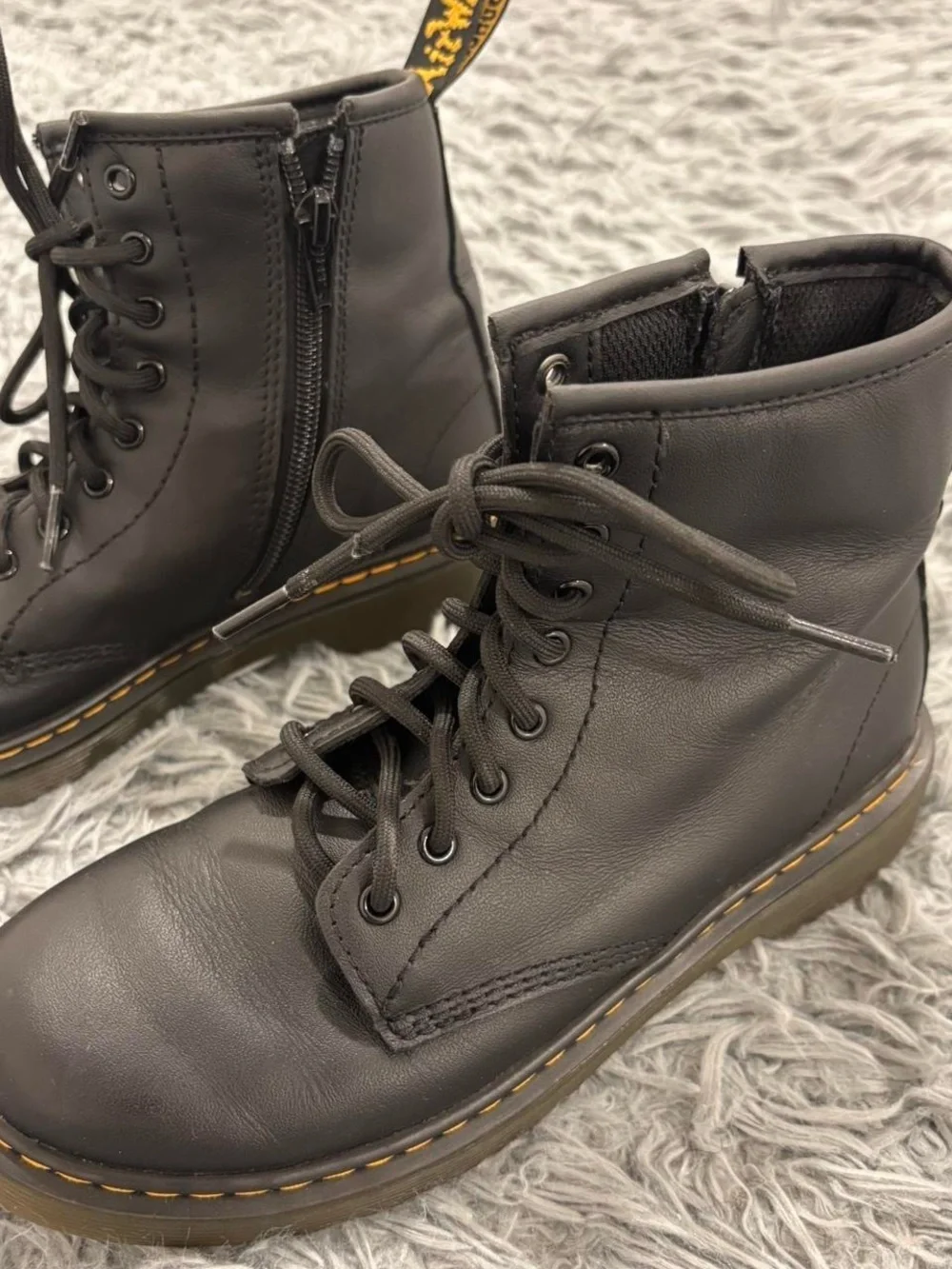 Dr. Martens Kids Airwair 1460 J Black Leather Lace Up Boots Size 3 Zip Gorpcore